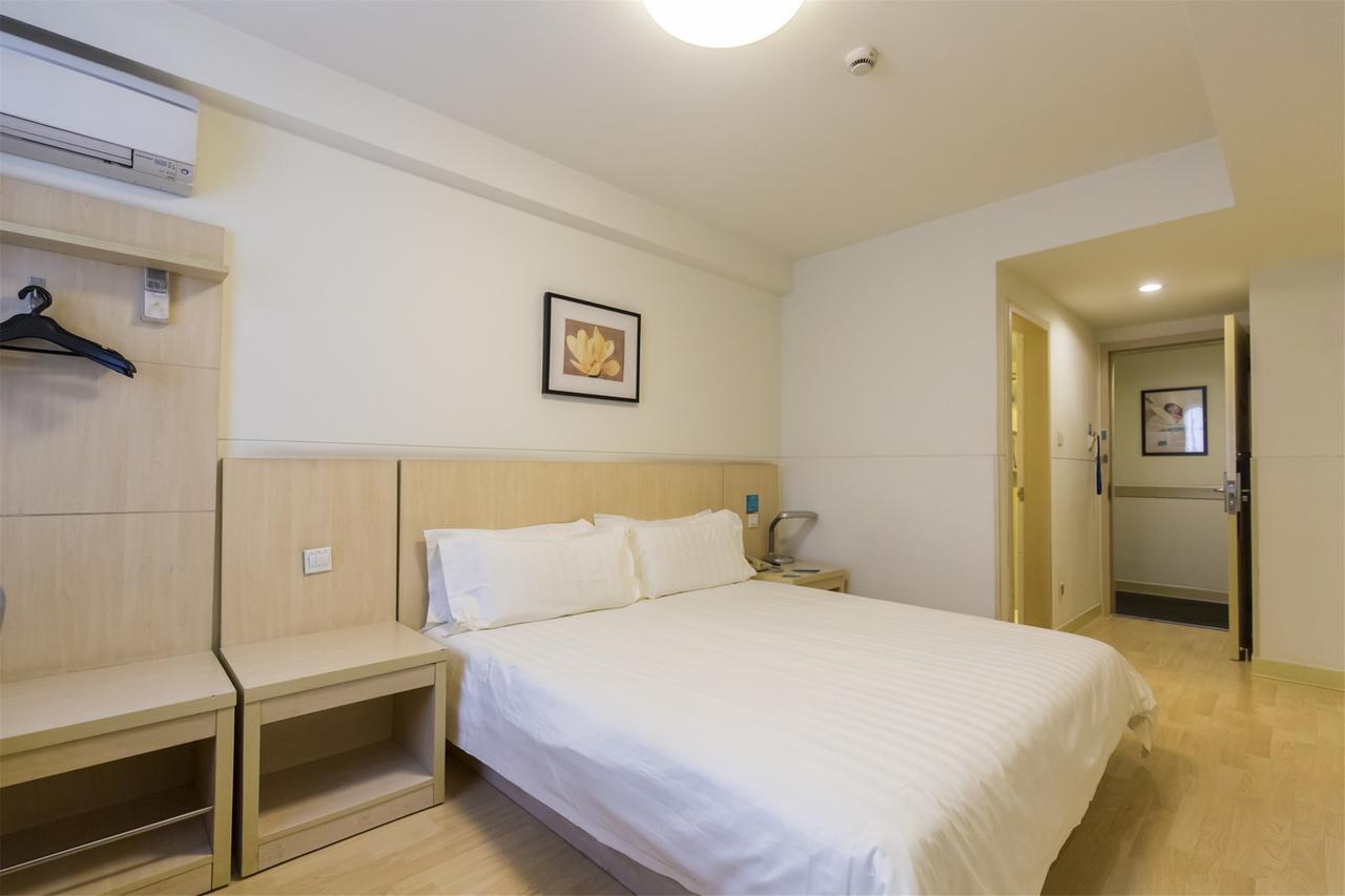 Metropolo, Zhenjiang, Railway Station Wanda Plaza Hotel Zhenjiang  Bagian luar foto
