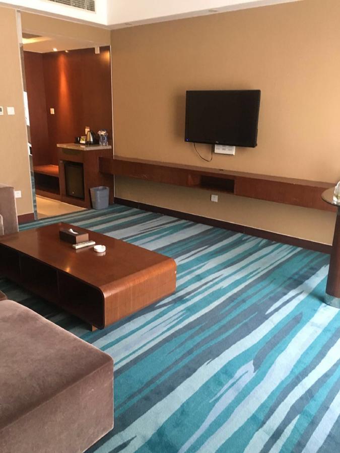 Metropolo, Zhenjiang, Railway Station Wanda Plaza Hotel Zhenjiang  Bagian luar foto