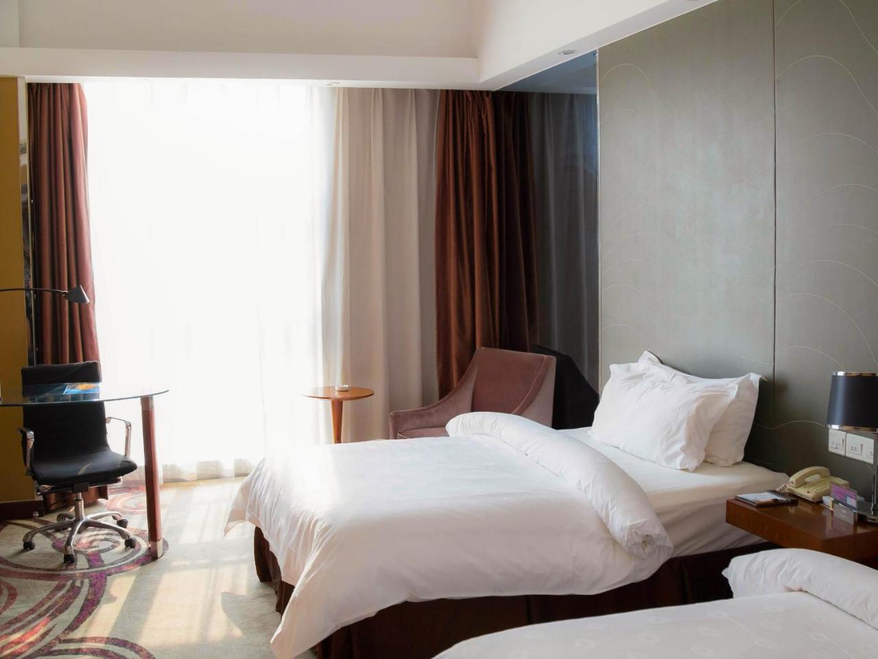 Metropolo, Zhenjiang, Railway Station Wanda Plaza Hotel Zhenjiang  Bagian luar foto